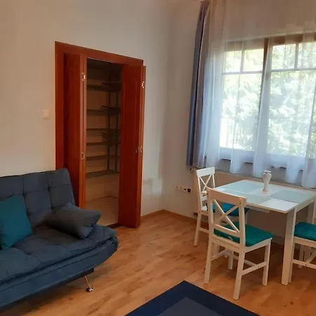 House W Little Tropical Garden Apartment