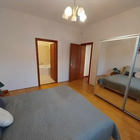 House W Little Tropical Garden Apartment Budapest