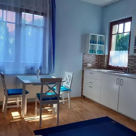 House W Little Tropical Garden Apartman *